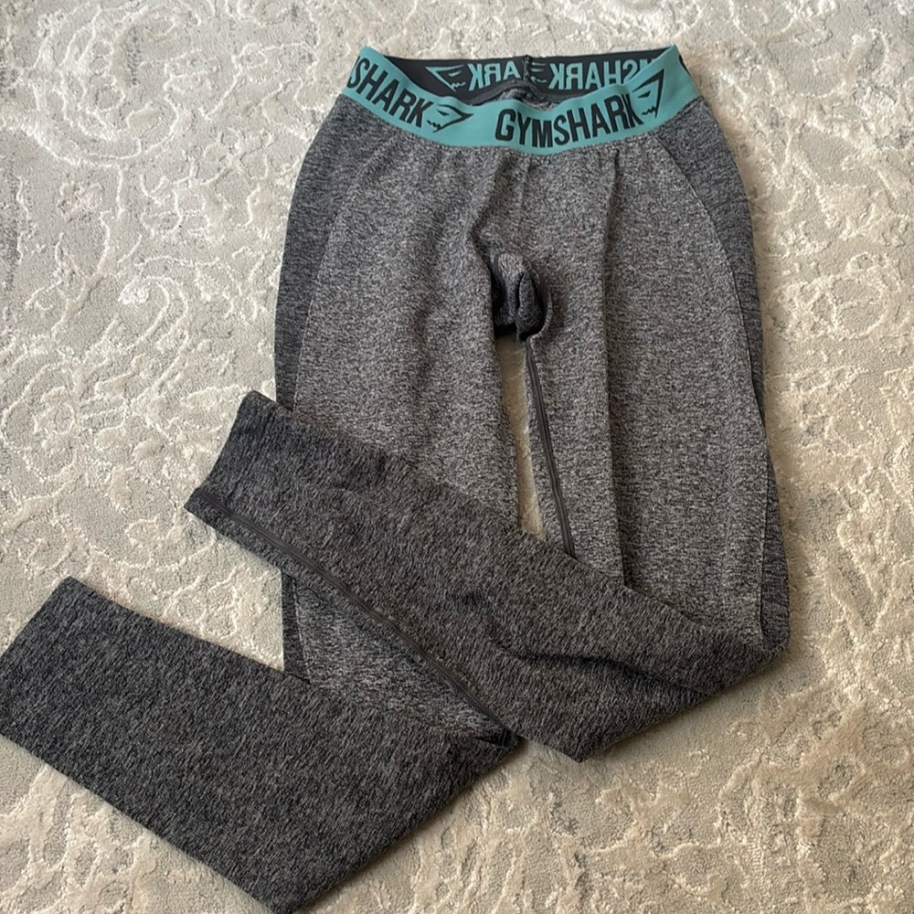 small grey gym shark leggings
